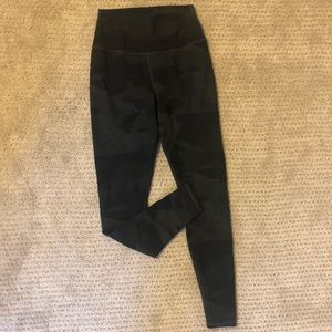 Alo camo workout leggings